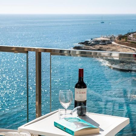 Scenic Seafront Duplex Apartment In Sliema Exterior photo