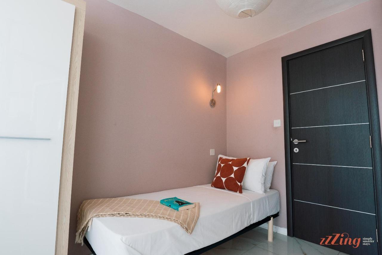 Scenic Seafront Duplex Apartment In Sliema Exterior photo
